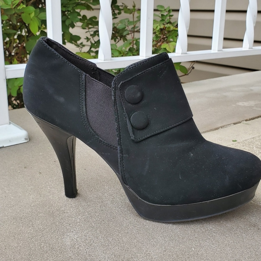 Fioni heel booties
